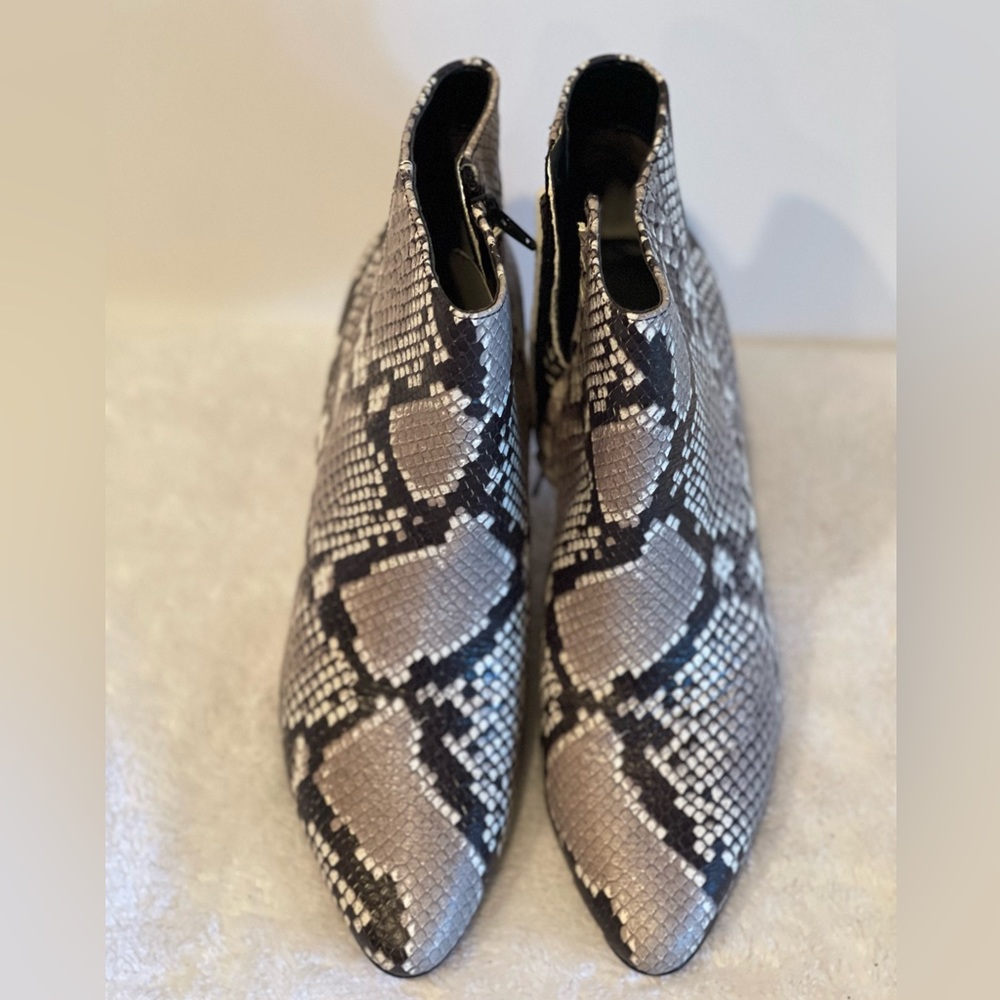 Banana Republic snake skin print ankle heel bootie with box. Size 8